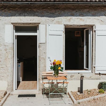 Logis Auberge Du Centre Chitenay Kültér fotó
