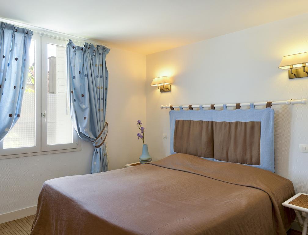 Logis Auberge Du Centre Chitenay Kültér fotó