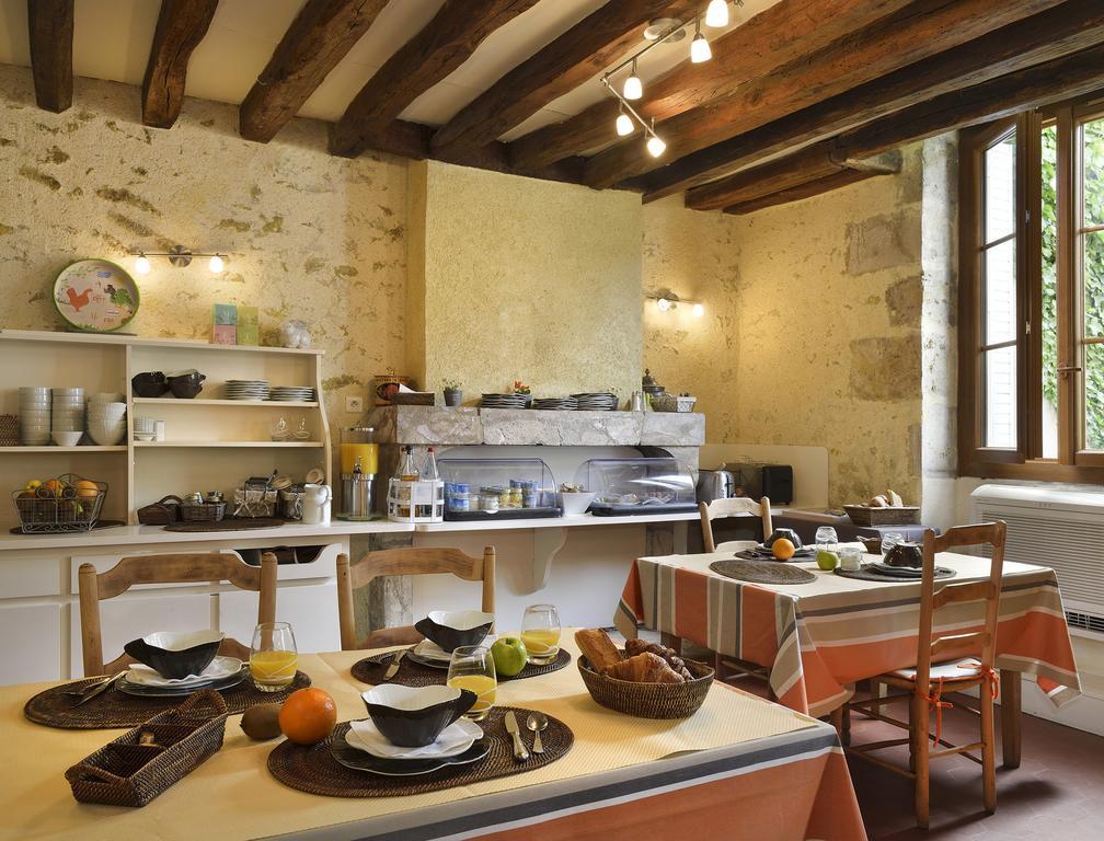 Logis Auberge Du Centre Chitenay Kültér fotó