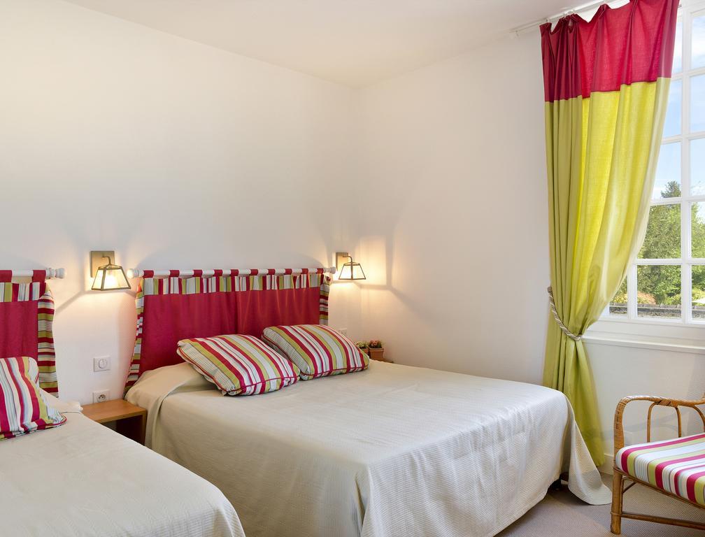 Logis Auberge Du Centre Chitenay Kültér fotó