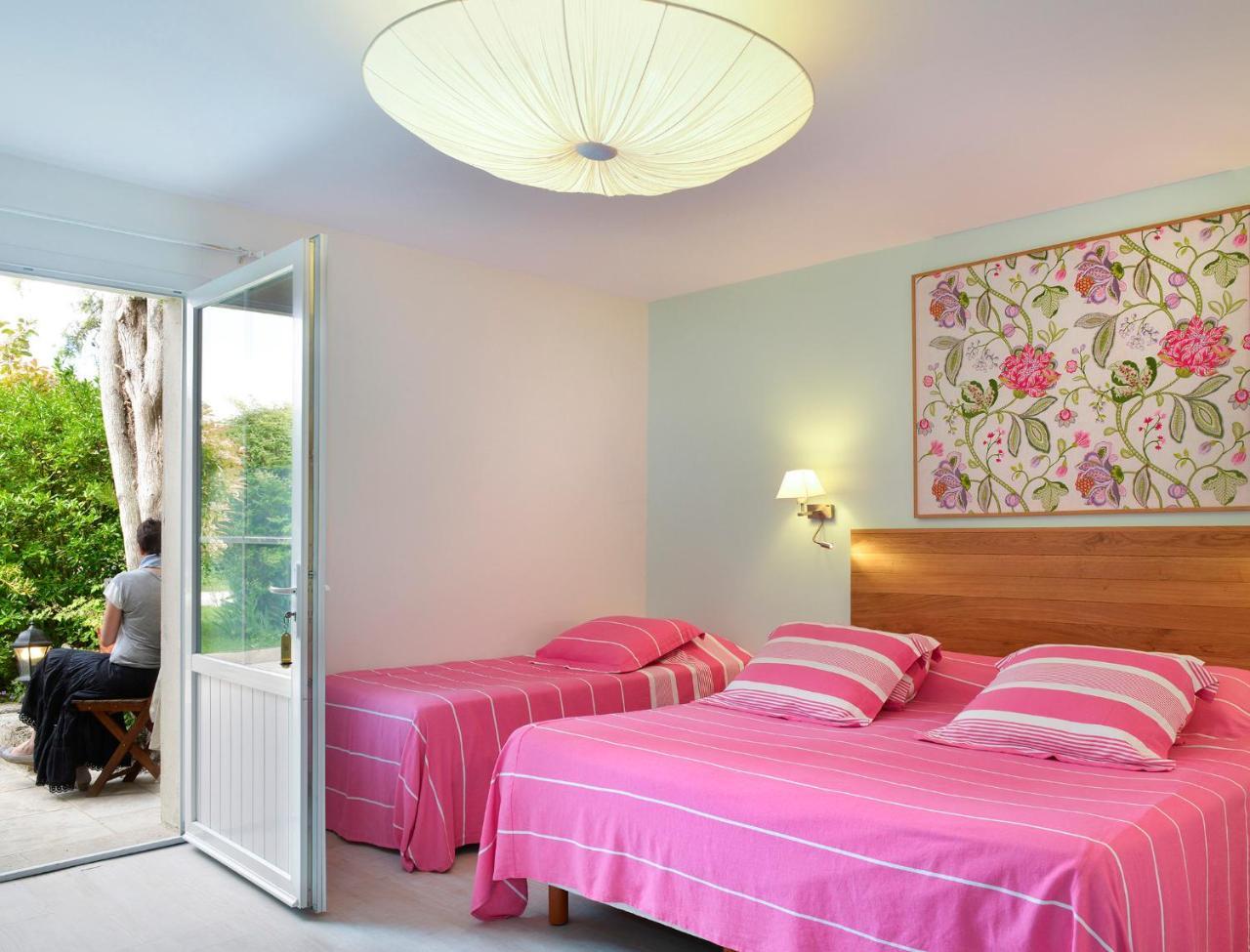 Logis Auberge Du Centre Chitenay Kültér fotó