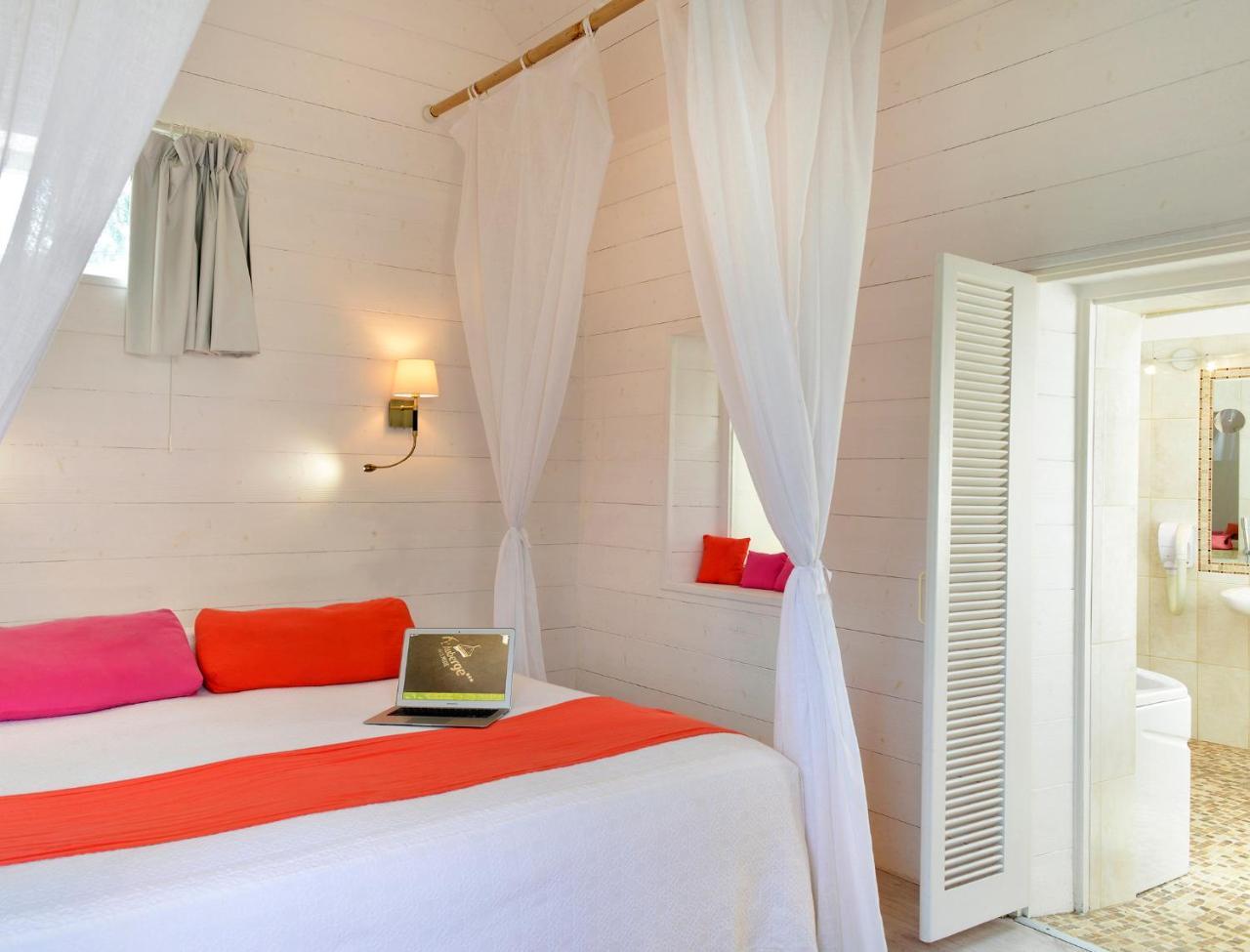 Logis Auberge Du Centre Chitenay Kültér fotó
